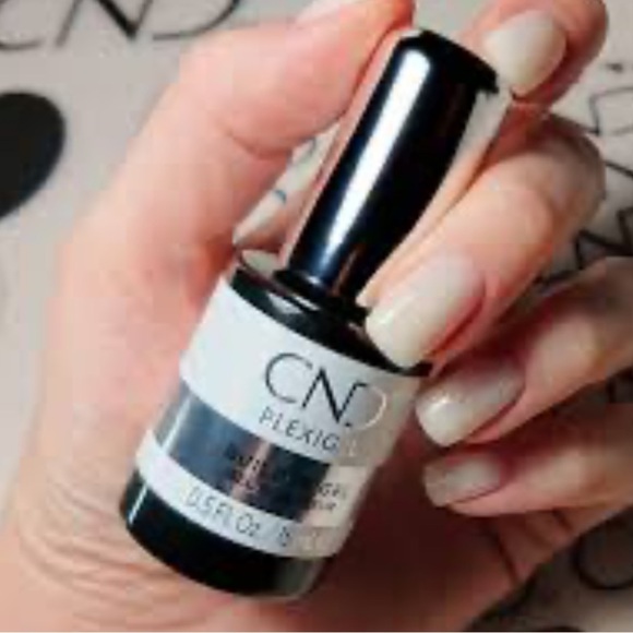 CND PLEXIGEL™
COLOR BUILDER OAT MILK - Picture 1 of 9
